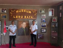 Ziarah ke Makam Frans Lebu Raya, Simon Kamlasi-Andre Garu Serap Semangat Perjuangan untuk Masa Depan NTT