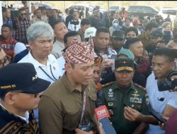 AHY Serahkan Sertipikat TORA kepada Masyarakat Eks Timor-Timur di Kupang, NTT