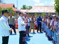 Pj. Gubernur NTT Dampingi Presiden Jokowi Akhiri Kunjungan Kerja di Alor