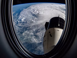 Teori Konspirasi Merajalela Dalam Upaya Evakuasi Badai Milton