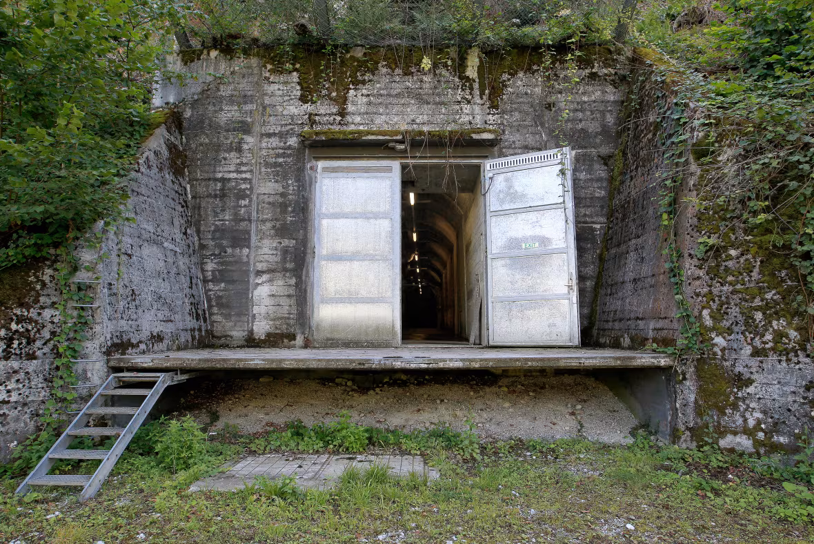 Swiss Sibuk Memperbaiki Bunker Nuklirnya 2 art bunker