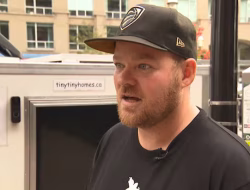 Seorang pria asal Toronto ciptakan rumah mobil mungil untuk membantu para tunawisma