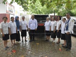 Linus Lusi Tinjau Langsung Mutu Pendidikan dan Gizi di SD Inpres Oebobo 1