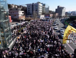 Pendukung halangi pihak berwenang menahan presiden Korea Selatan yang dimakzulkan