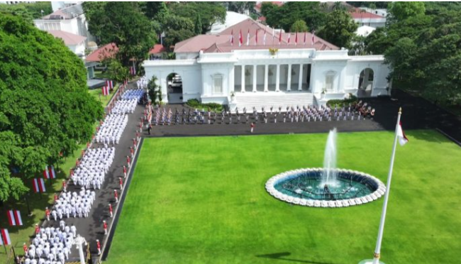 lantunan-drumben-gap-ipdn-meriahkan-kirab-serentak-kepala-daerah-menuju-istana-mengawali-pelantikan-sejarah