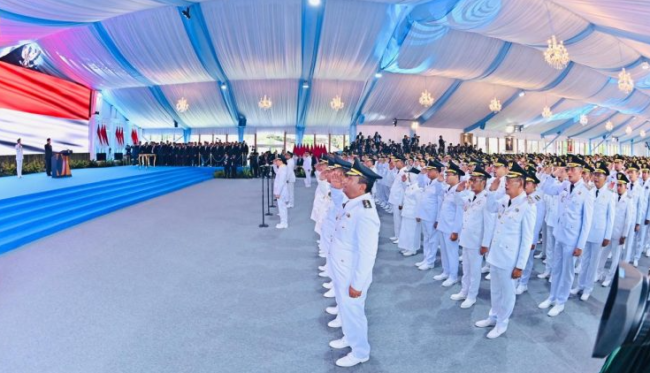 perdana-di-indonesia-presiden-prabowo-berikan-amanat-kepada-961-kepala-daerah-dalam-pelantikan-sejarah-di-istana