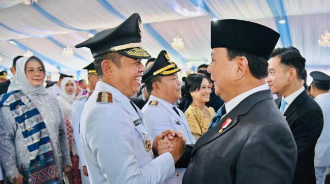 sejumlah-kepala-daerah-menangis-haru-presiden-prabowo-berikan-ucapan-selamat-secara-langsung-di-istana-kepresidenan