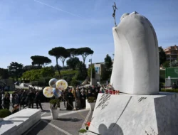 Paus Fransiskus Ucapkan Terimakasih