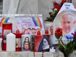 Paus Fransiskus Masih Dalam Kondisi Kritis