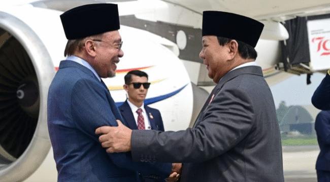 presiden-prabowo-sambut-langsung-pm-malaysia-anwar-ibrahim-di-jakarta-pererat-kemitraan-strategis-dua-negara-serumpun