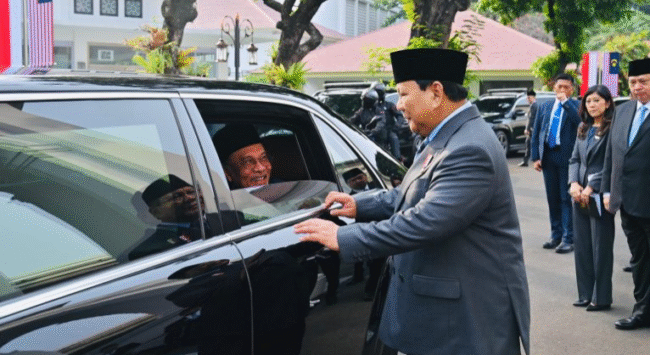 tak-sekadar-tetangga-kisah-persahabatan-prabowo-dan-anwar-yang-menginspirasi-dua-bangsa