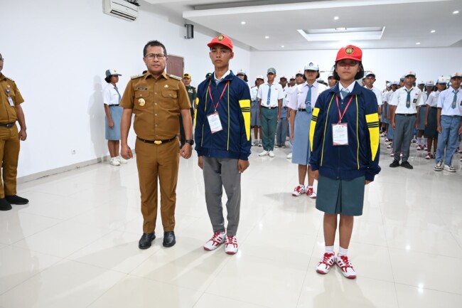 disiplin-mental-baja-patriotisme-pesan-keras-bupati-kupang-untuk-paskibraka-2025
