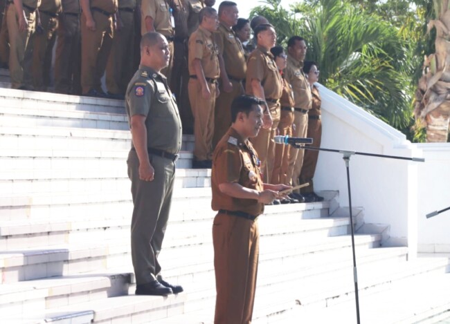 apel-perdana-sekda-kupang-asn-terlambat-jangan-masuk-barisan