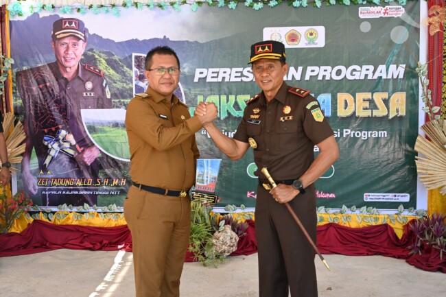 fatukanutu-terpilih-kajati-ntt-luncurkan-program-jaksa-bina-desa