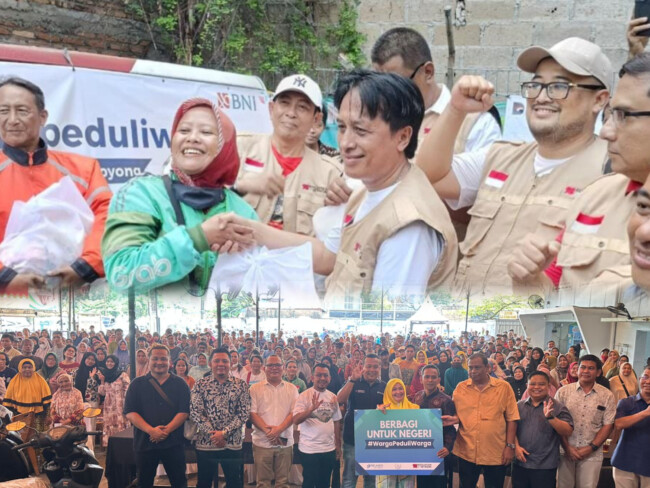 breaking-98-resolution-network-gulirkan-wargapeduliwarga-jilid-6-2000-paket-sembako-dibagikan-di-jakarta-dan-medan