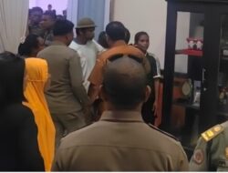 Massa Aksi Seroja Dobrak Ruang Kerja Bupati Kupang, Polisi Lakukan Pemeriksaan Awal