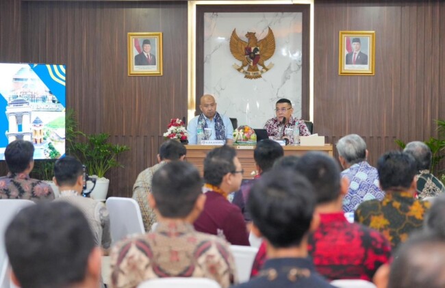 cepat-boleh-mahal-jangan-arahan-tegas-wamen-ossy-untuk-reformasi-layanan-pertanahan-di-kabupaten-bandung