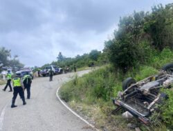 Dua Penumpang Tewas, Mobil APV “Out of Control” di Jalan Raya Desa Sahan