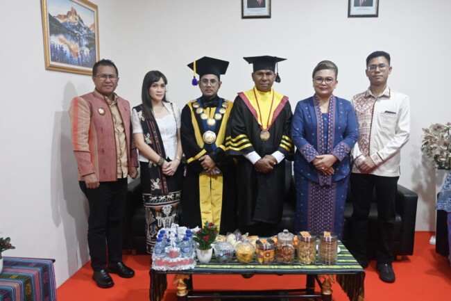 pesan-tegas-di-panggung-wisuda-bupati-kupang-ilmu-harus-berdampak-nyata-bagi-masyarakat