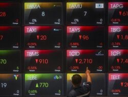 IHSG Masih Tertekan, Investor Diminta Waspada