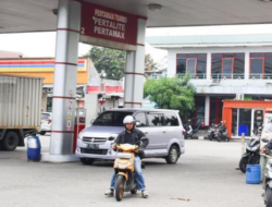 Harga Minyak Dunia Naik, Rupiah Melemah… Tapi BBM Tak Naik? Ada Apa di Balik Keputusan Pertamina!