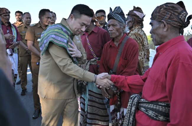 tugu-pilu-tuan-simbol-persaudaraan-yang-menyatukan-warga-kota-dan-kabupaten-kupan