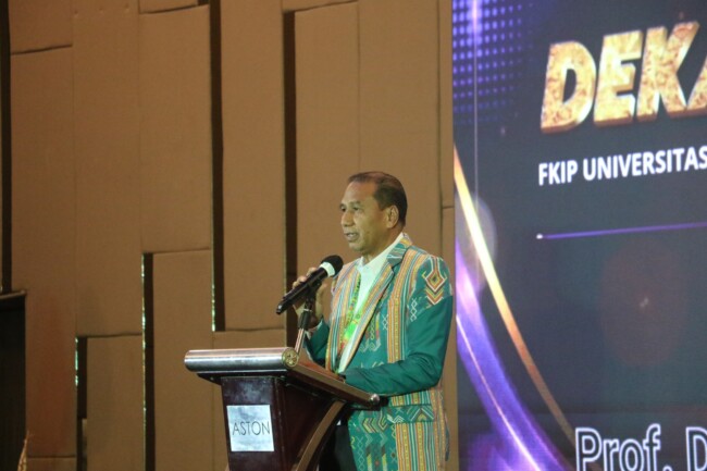 melkisedek-taneo-forum-fkip-nasional-di-kupang-siapkan-guru-adaptif-untuk-era-society-5-0