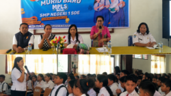 Bunda Literasi dan Ketua Pokja Bunda Literasi Kabupaten TTS Hadir Menginspirasi Ratusan Peserta MPLS SMP Negeri 1 Soe
