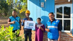 tiga-rumah-di-sarotari-tengah-kini-terang-pln-larantuka-ubah-akses-listrik-menjadi-harapan