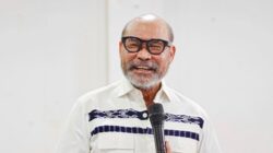 Dukung Pendidikan Berbasis Teknologi dan Usaha, Viktor Laiskodat Salurkan 13 Komputer dan 5 Mesin Es Krim